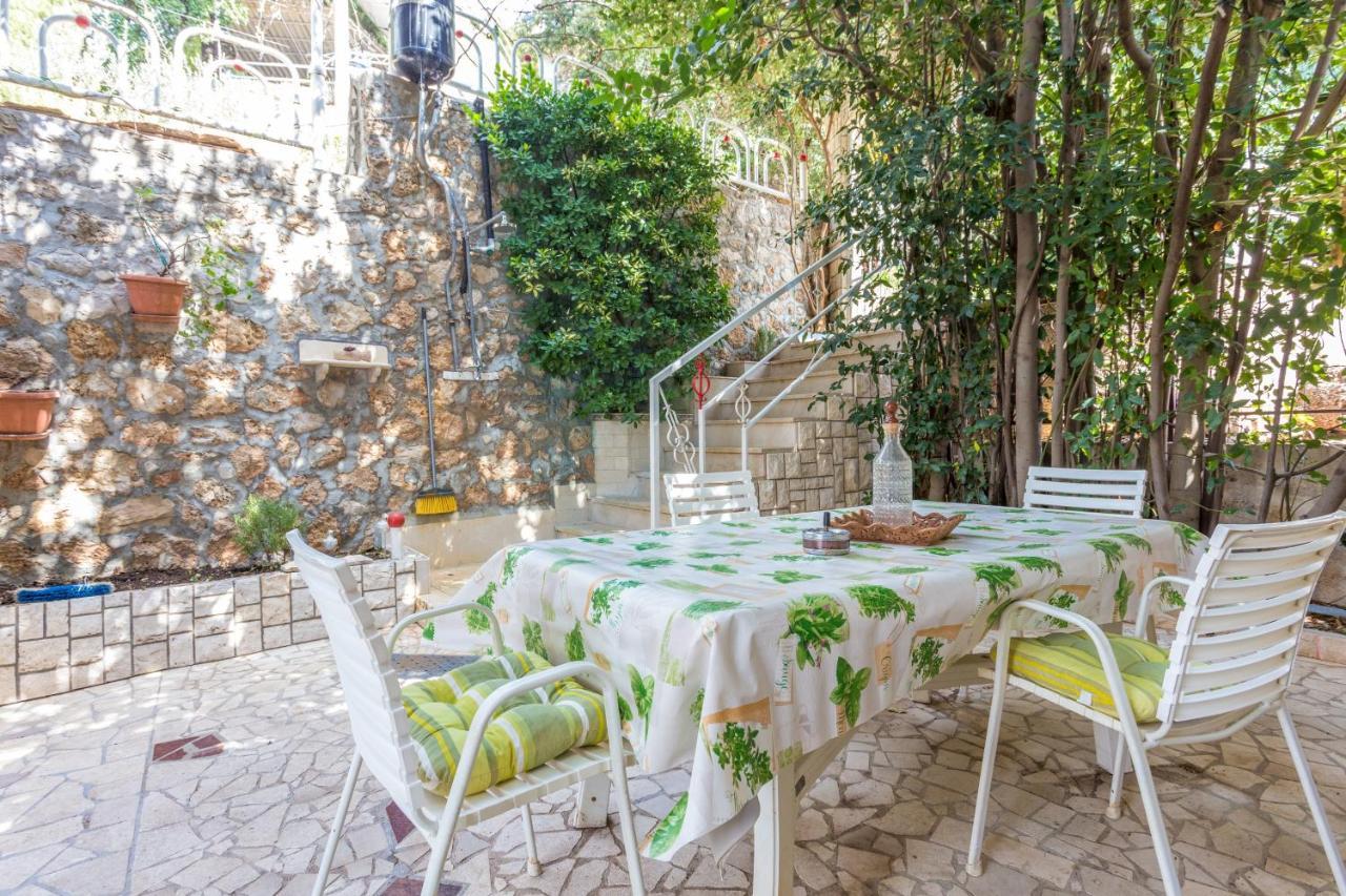 Apartments By The Sea Stanici, Omis - 1028 Tice Экстерьер фото